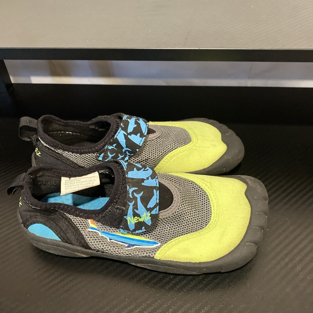 Newtz Youth Water‎ Shoes Shark Gray Green Aqua Sock Beach Size 12